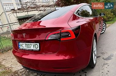 Седан Tesla Model 3 2019 в Трускавці