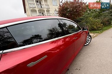 Седан Tesla Model 3 2019 в Трускавце