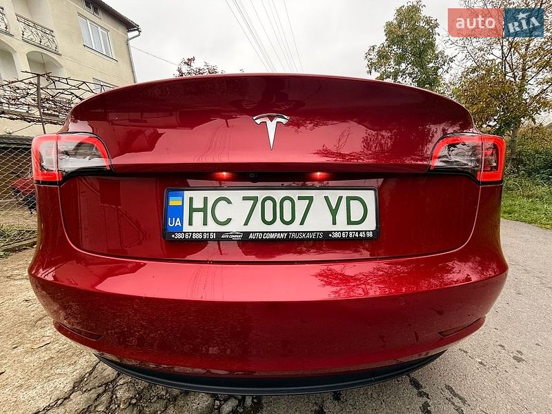 Седан Tesla Model 3 2019 в Трускавці