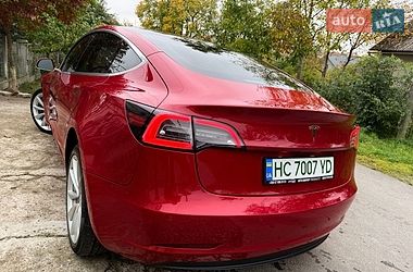Седан Tesla Model 3 2019 в Трускавці