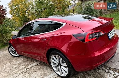 Седан Tesla Model 3 2019 в Трускавці