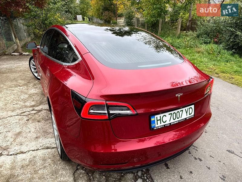 Седан Tesla Model 3 2019 в Трускавце