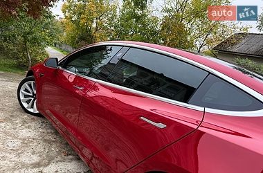 Седан Tesla Model 3 2019 в Трускавці