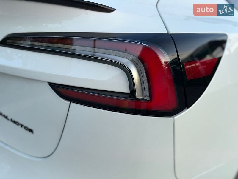 Седан Tesla Model 3 2024 в Миколаєві