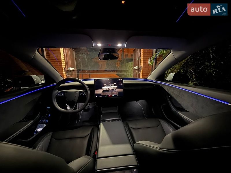 Седан Tesla Model 3 2024 в Миколаєві