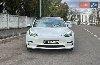 Седан Tesla Model 3 2021 в Полтаві
