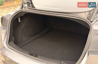 Седан Tesla Model 3 2025 в Стрию