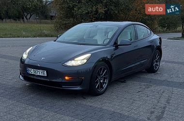 Седан Tesla Model 3 2022 в Львові