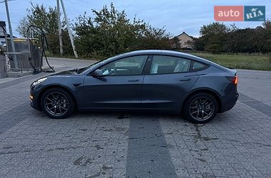 Седан Tesla Model 3 2022 в Львові