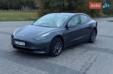 Седан Tesla Model 3 2022 в Львові
