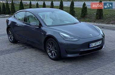 Седан Tesla Model 3 2022 в Львові