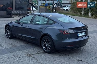 Седан Tesla Model 3 2022 в Львове