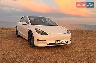 Седан Tesla Model 3 2020 в Одессе
