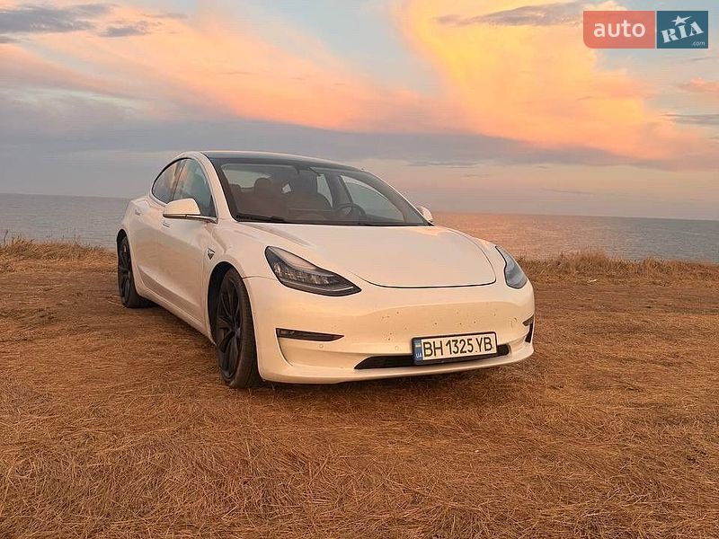 Седан Tesla Model 3 2020 в Одессе