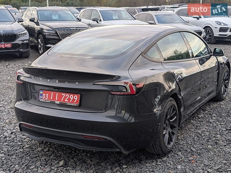 Седан Tesla Model 3 2024 в Луцьку
