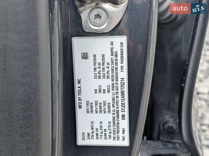 Седан Tesla Model 3 2024 в Луцьку