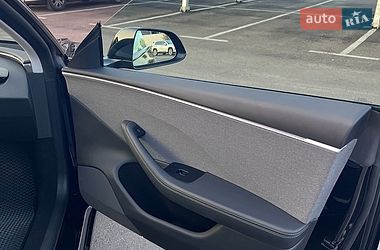 Седан Tesla Model 3 2023 в Києві