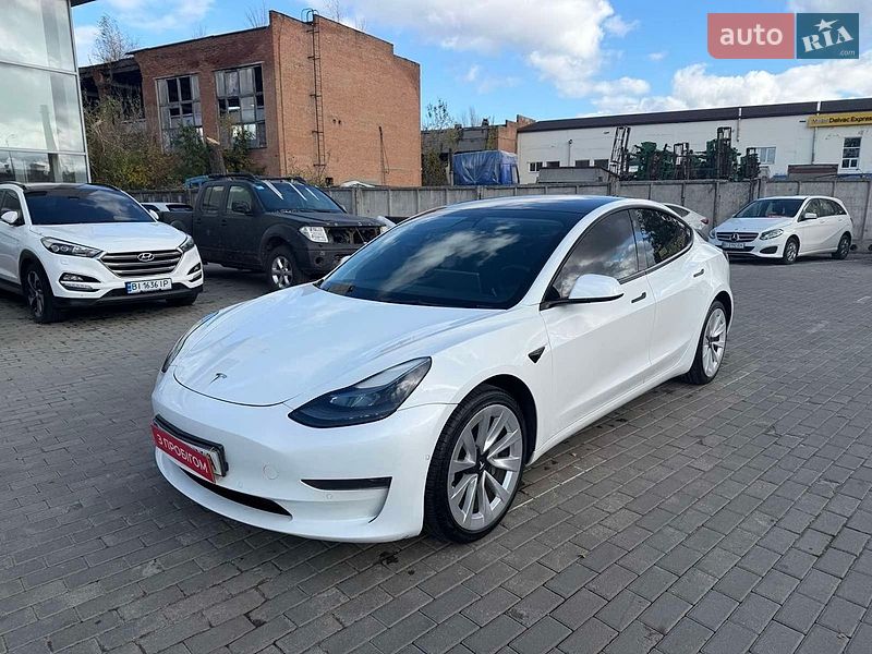 Седан Tesla Model 3 2021 в Полтаві