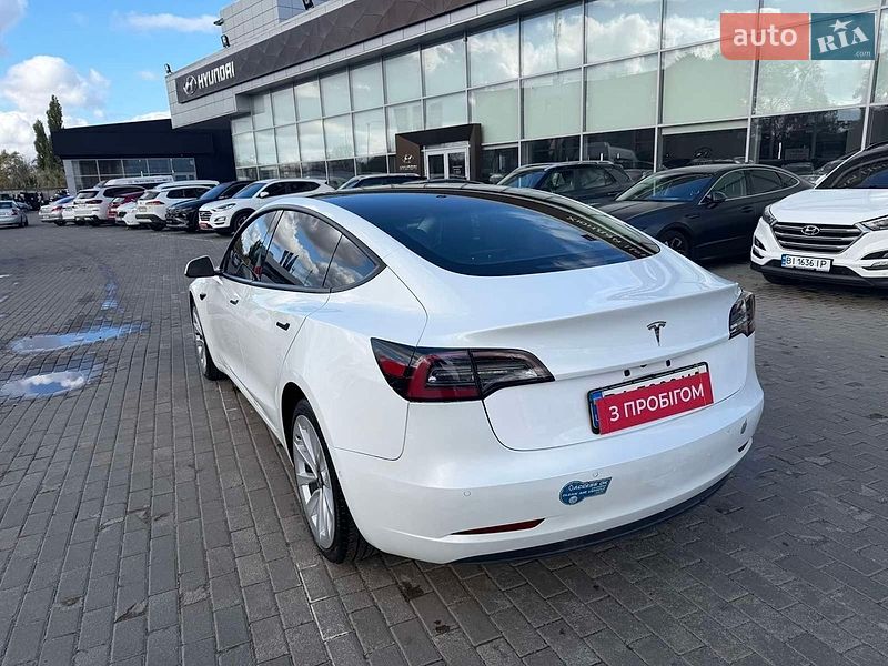 Седан Tesla Model 3 2021 в Полтаві