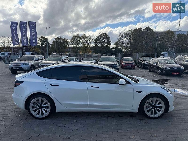 Седан Tesla Model 3 2021 в Полтаві