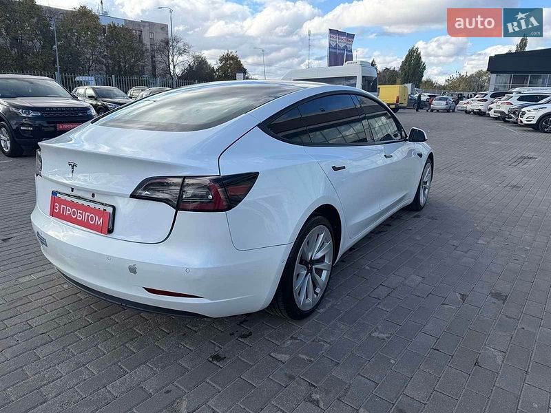 Седан Tesla Model 3 2021 в Полтаві