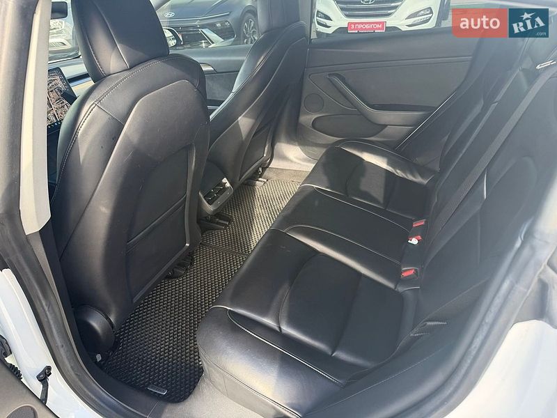 Седан Tesla Model 3 2021 в Полтаві