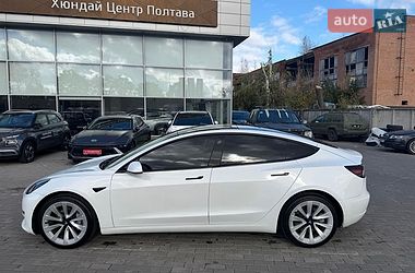 Седан Tesla Model 3 2021 в Полтаві
