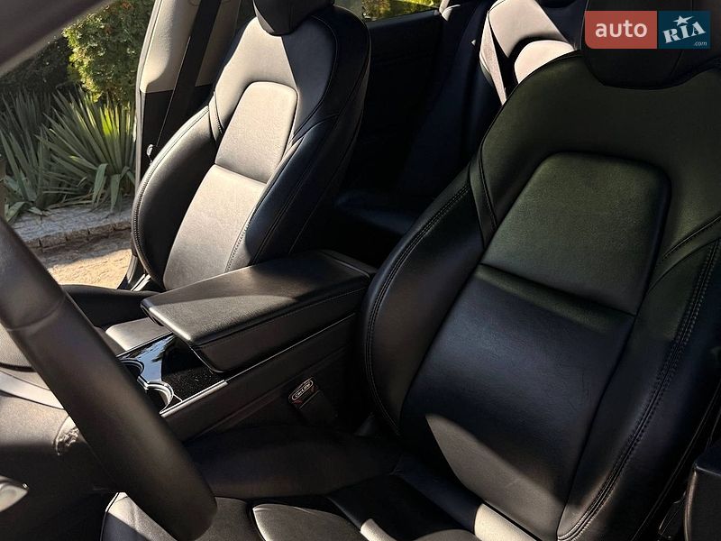 Седан Tesla Model 3 2019 в Кам'янець-Подільському