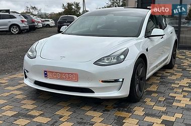 Седан Tesla Model 3 2023 в Львові
