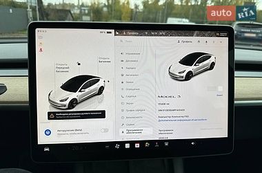 Седан Tesla Model 3 2023 в Львові