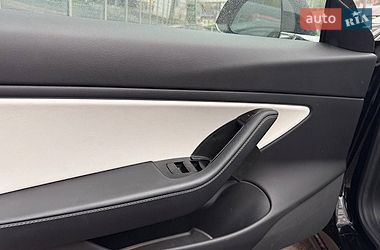Седан Tesla Model 3 2019 в Києві