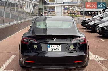 Седан Tesla Model 3 2019 в Києві