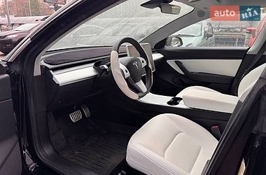 Седан Tesla Model 3 2019 в Києві