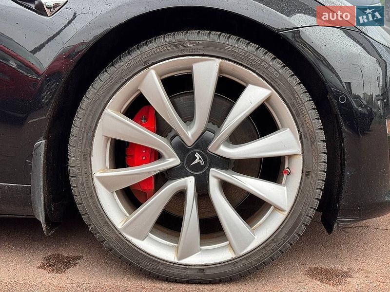 Седан Tesla Model 3 2019 в Києві