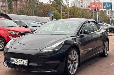 Седан Tesla Model 3 2019 в Києві