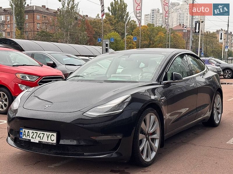 Седан Tesla Model 3 2019 в Києві