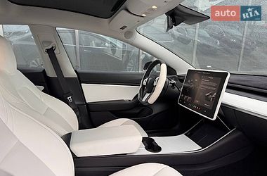 Седан Tesla Model 3 2019 в Києві