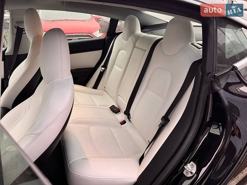 Седан Tesla Model 3 2019 в Києві