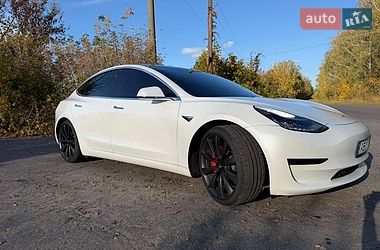 Седан Tesla Model 3 2019 в Виннице