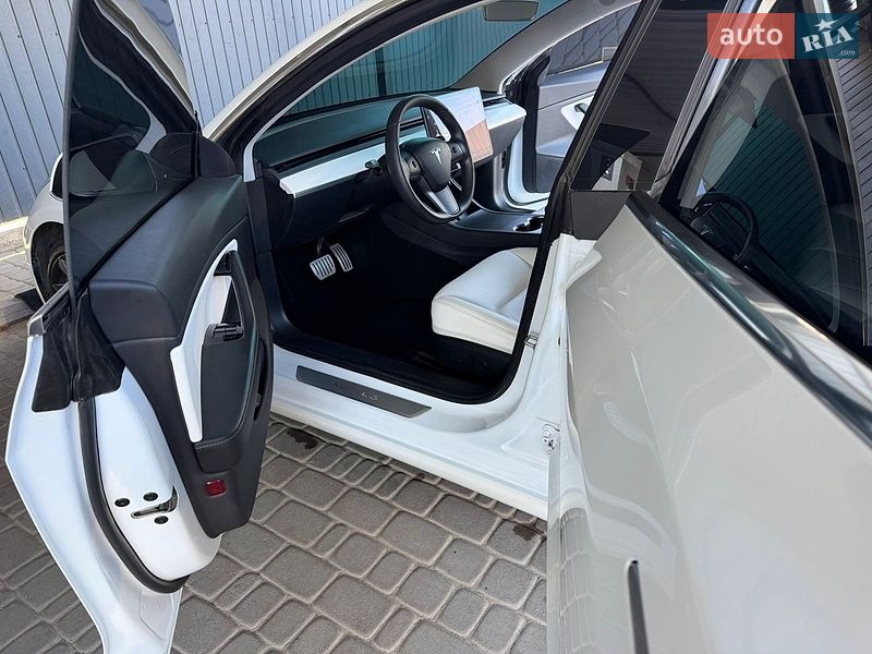 Седан Tesla Model 3 2019 в Вінниці
