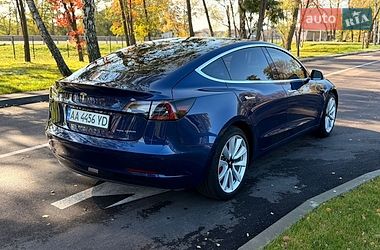 Седан Tesla Model 3 2018 в Киеве