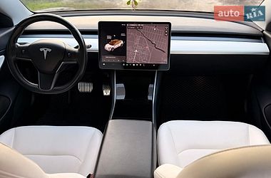 Седан Tesla Model 3 2018 в Киеве