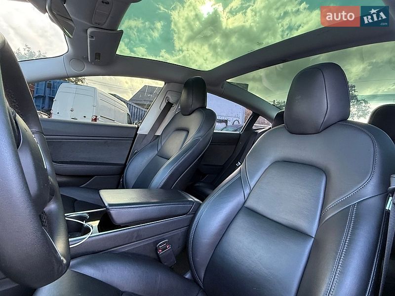 Седан Tesla Model 3 2019 в Днепре