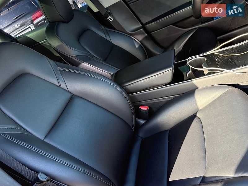 Седан Tesla Model 3 2019 в Днепре