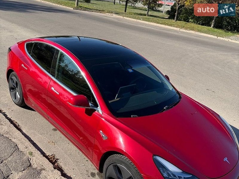 Tesla Model 3 2020