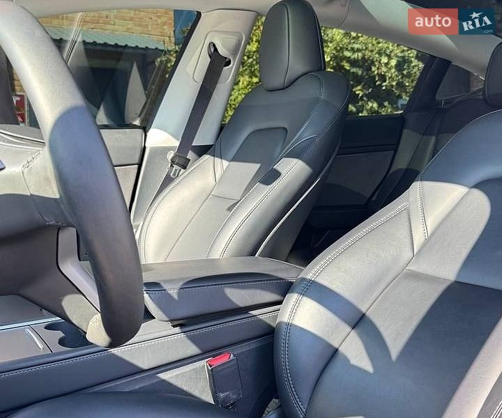 Седан Tesla Model 3 2023 в Полтаве