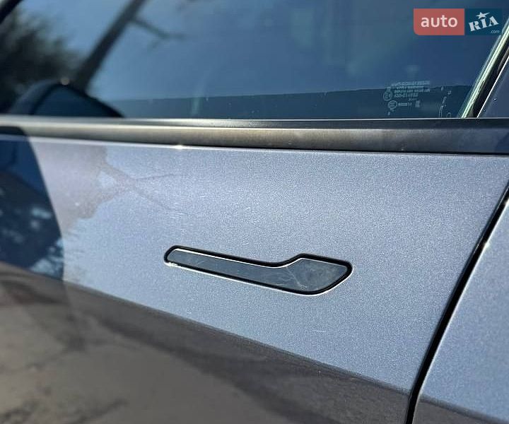 Седан Tesla Model 3 2023 в Полтаве
