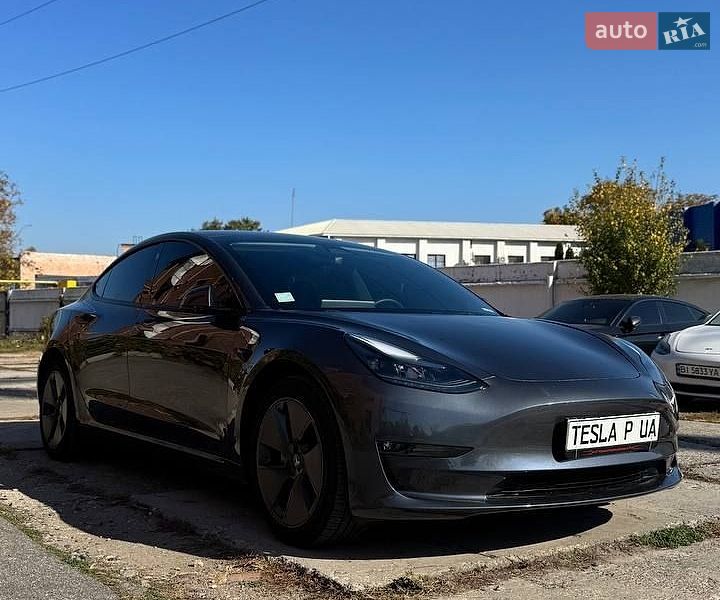 Седан Tesla Model 3 2023 в Полтаве