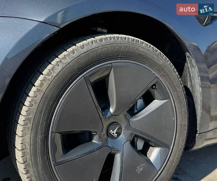 Седан Tesla Model 3 2023 в Полтаве