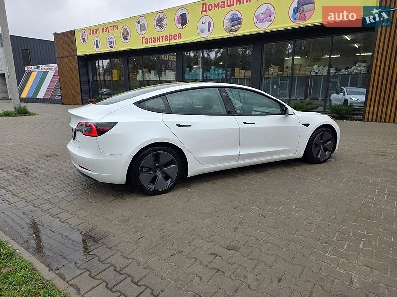 Седан Tesla Model 3 2021 в Ирпене